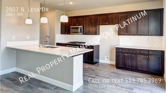 Foto del edificio - $2,500 Shields & Fowler, 3 bed SFH with So...