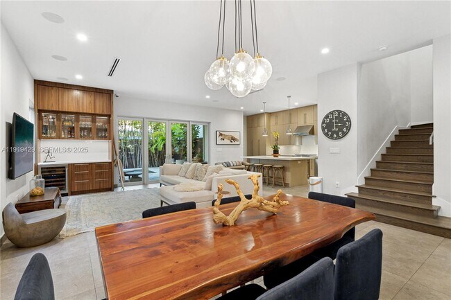 Foto del edificio - 3075 Blaine St