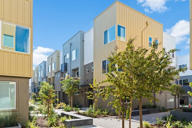 Complejo urbanos modernos - 166 Uptown Cir