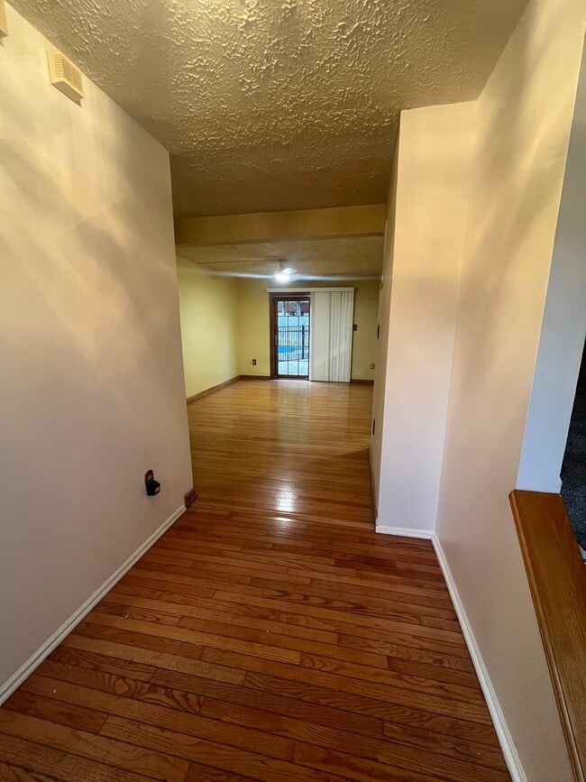 Building Photo - 2450 Indian Ct