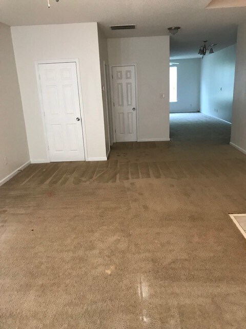 Building Photo - Call for pricing