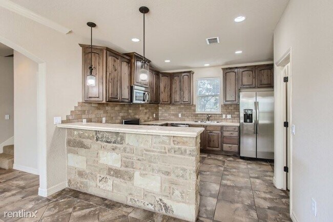 Building Photo - 4 br, 2 bath House - 1113 Paradise Drive
