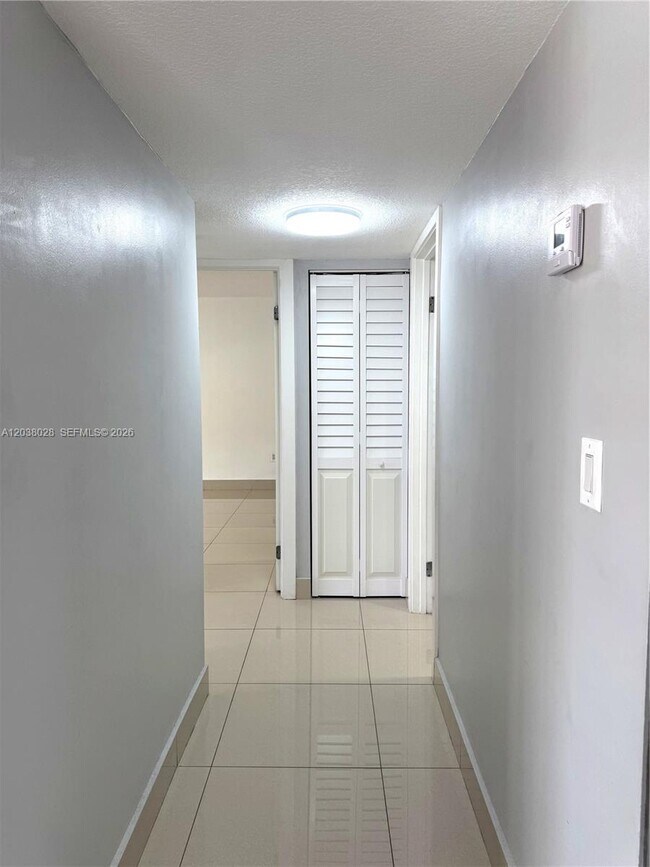 Foto del edificio - 18000 NW 68th Ave