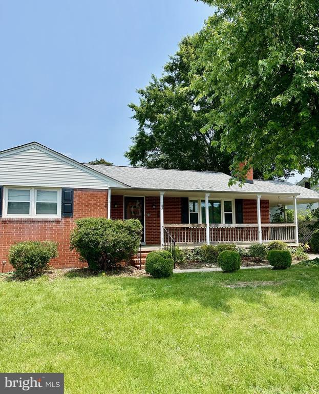 Foto principal - 125 Hillcrest Dr