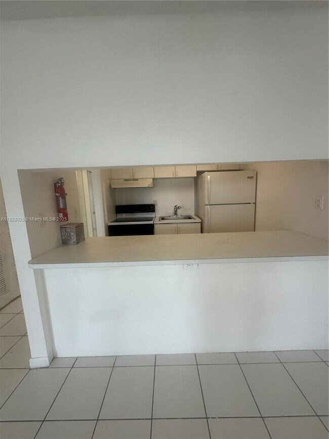 Foto del edificio - 251 NW 177th St