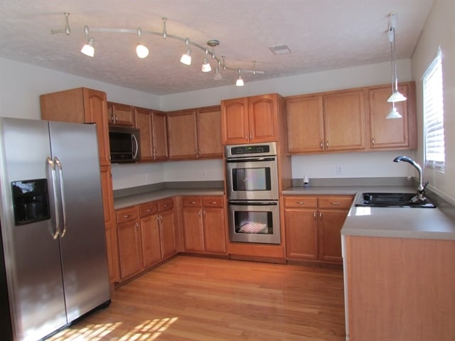 Building Photo - 2651 Sutherland Dr