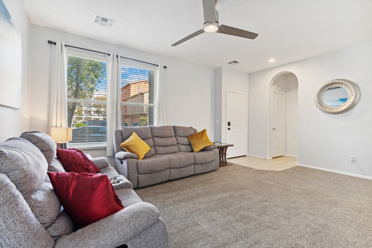 Living room - 7747 W Pipestone Pl