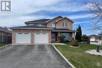 Building Photo - 10 Simcoe Dr