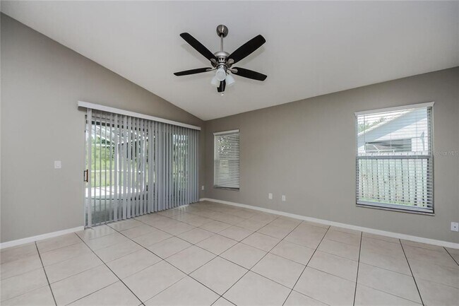 Foto del edificio - 1235 Whitewood Way