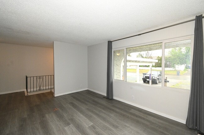 Building Photo - 1483 Milburn Ave