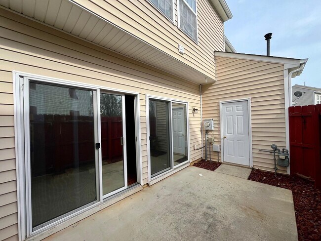 Building Photo - 3928 Elizabeth Glen Way