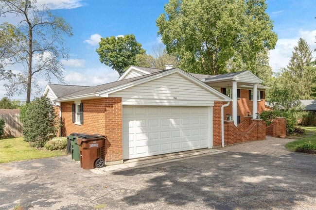 Building Photo - 4 br, 2 bath House - 2045 La Grange Road
