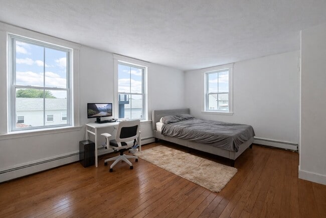 Foto del edificio - 210 Chestnut Hill Ave