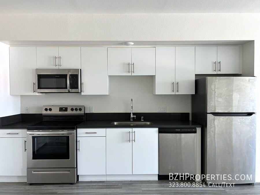 Foto principal - 704 N Alvarado St
