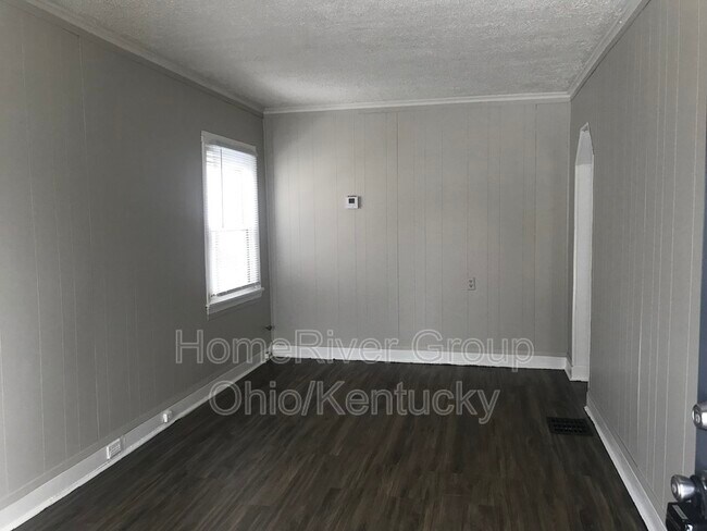 Building Photo - 3202 Grasmere Ave