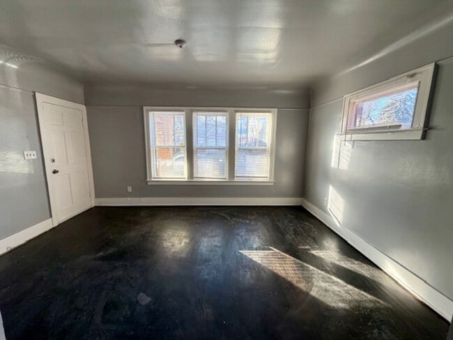 Building Photo - 14434 Mettetal St