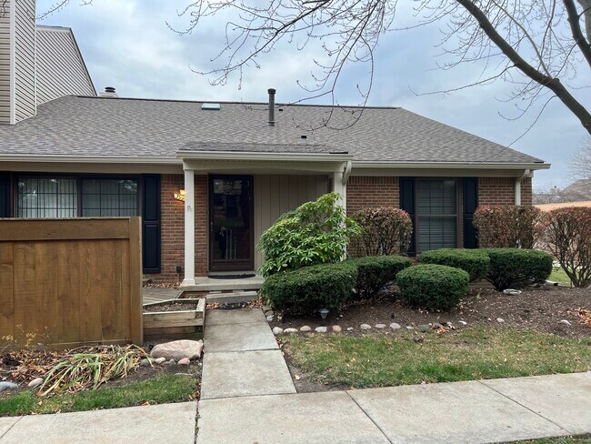 Foto del edificio - 39930 Crosswinds Rd