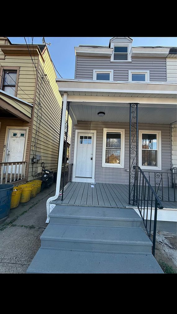 Building Photo - 309 Hobart Ave