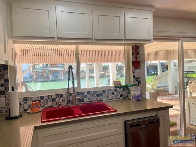 Building Photo - 921 Bass Ave