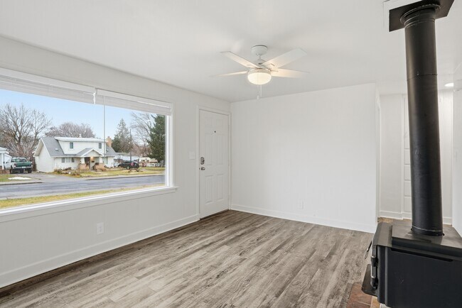 Foto del edificio - 2118 E Central Ave