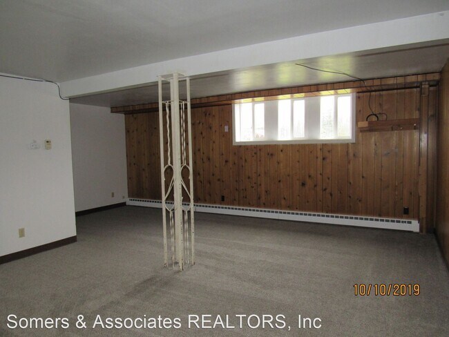 Building Photo - 3442 Hurst Rd