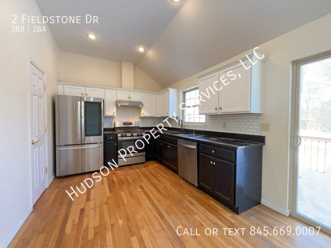 Building Photo - 2 Fieldstone Dr