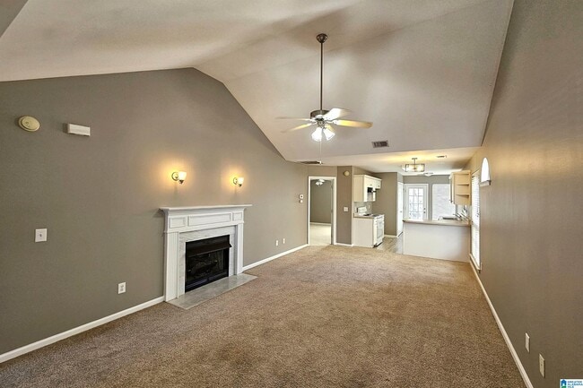 Foto del edificio - 356 Rocky Ridge Cir