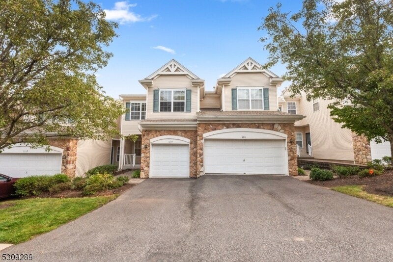 10 Shadowlawn Dr, Green Brook Township, NJ 08812 Townhome Rentals