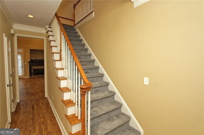 Building Photo - 1360 East Gate Ct SE