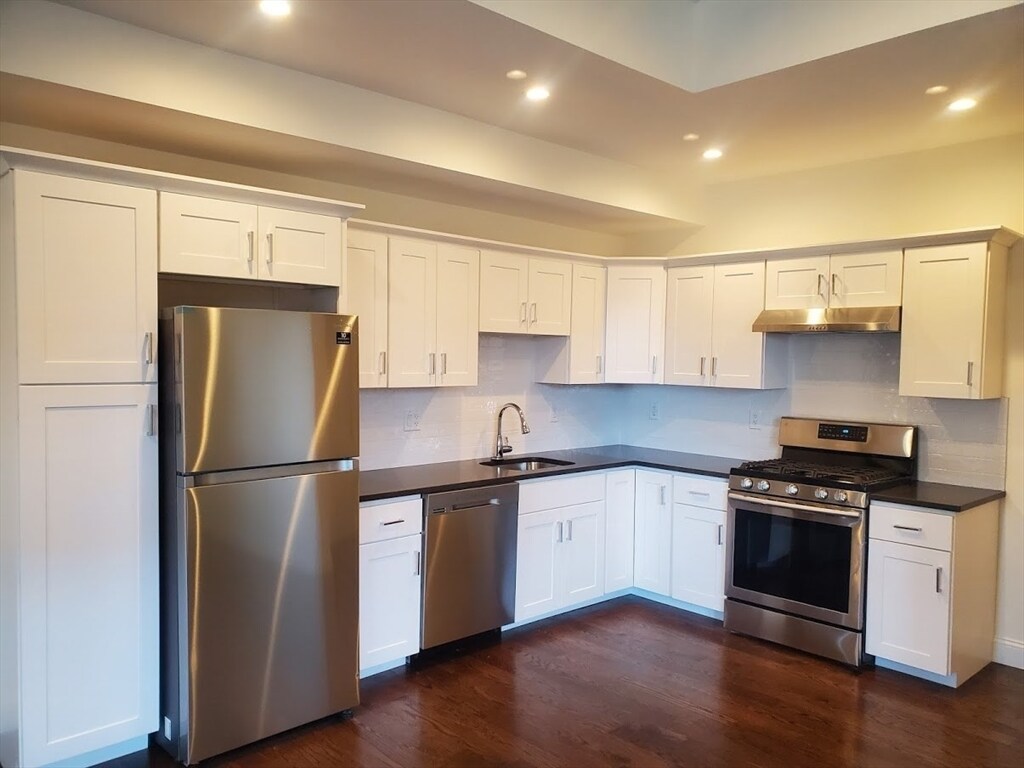 Foto principal - 118 Dorchester St
