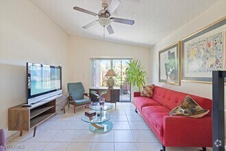 Building Photo - 5276 Cedarbend Dr