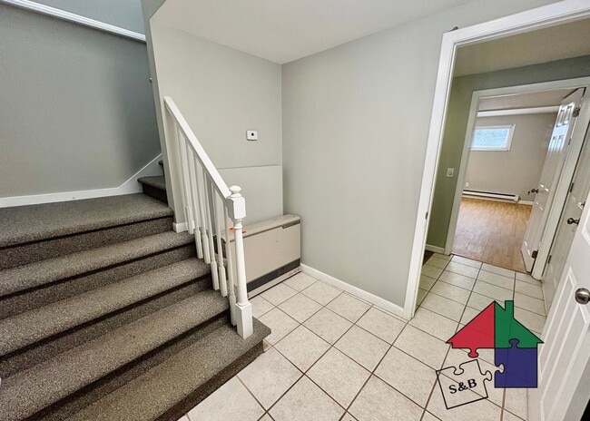 Foto del edificio - Modern 3 Bedroom 2.5 Bathroom Shelburne Apartment!