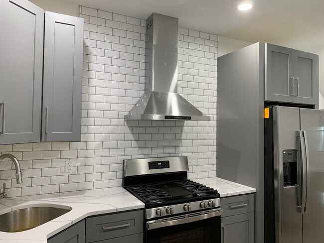 Building Photo - 2431 N 23rd St