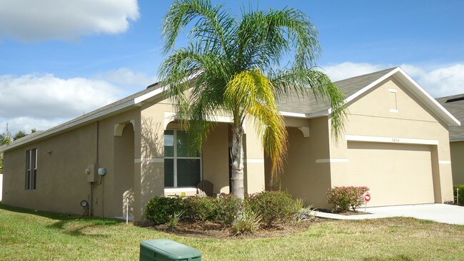 Foto del edificio - 3056 Cameron Dr