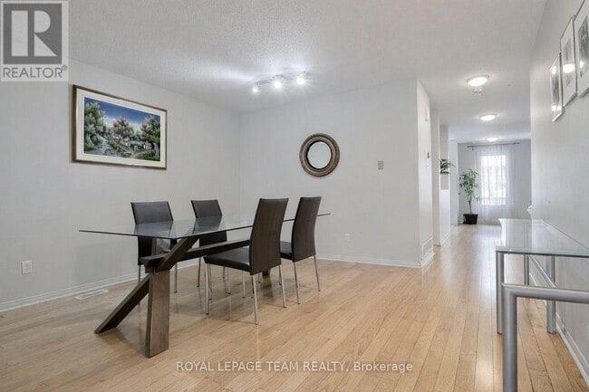 Photo du bâtiment - 125 Shady Grove St