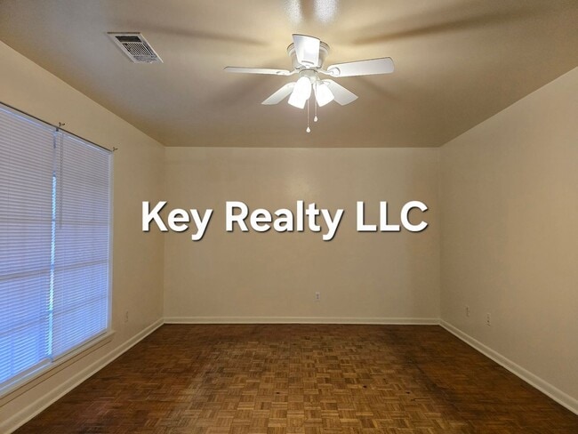 Building Photo - 54 Chester St