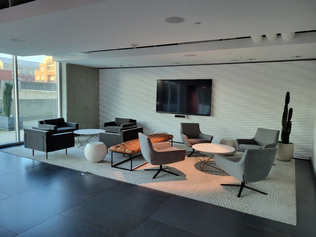 Foto del edificio - 361 17th St NW
