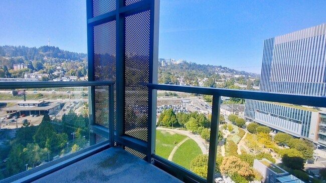 Foto del edificio - **HOLIDAY SPECIAL OWNER WILL PAY MOVE IN/O...