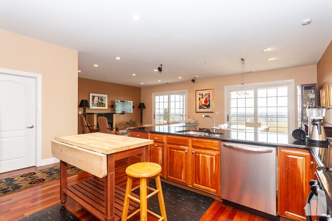 Foto del edificio - 4953 Oakton St