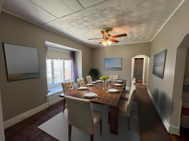 Building Photo - Manaktala - 3418 Mapledale Ave