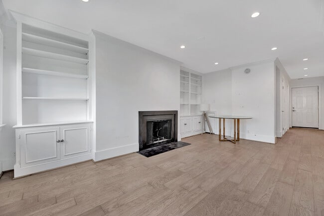 Building Photo - 1226 Eton Ct NW
