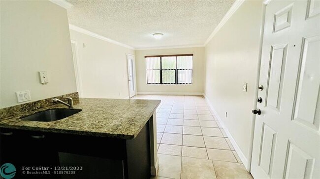 Foto del edificio - 4221 W McNab Rd