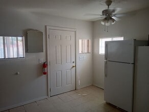 Building Photo - 2645 Graceland Dr NE
