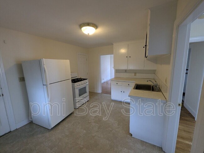 Building Photo - 192 Holbrook Rd