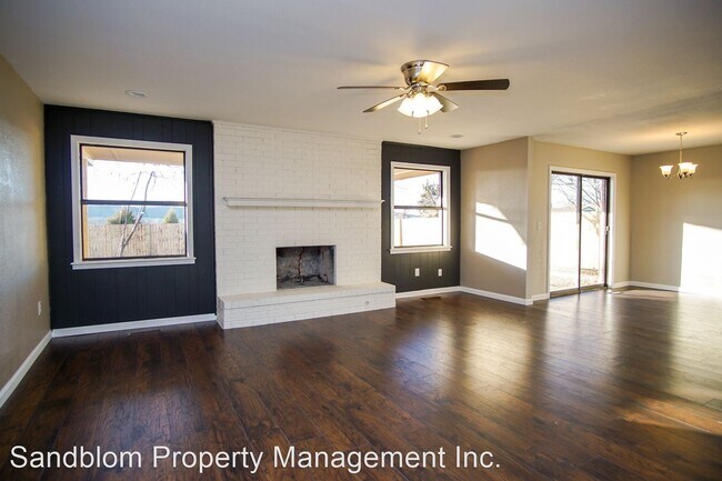 Foto del edificio - 3 br, 2 bath House - 4912 Bermuda Avenue