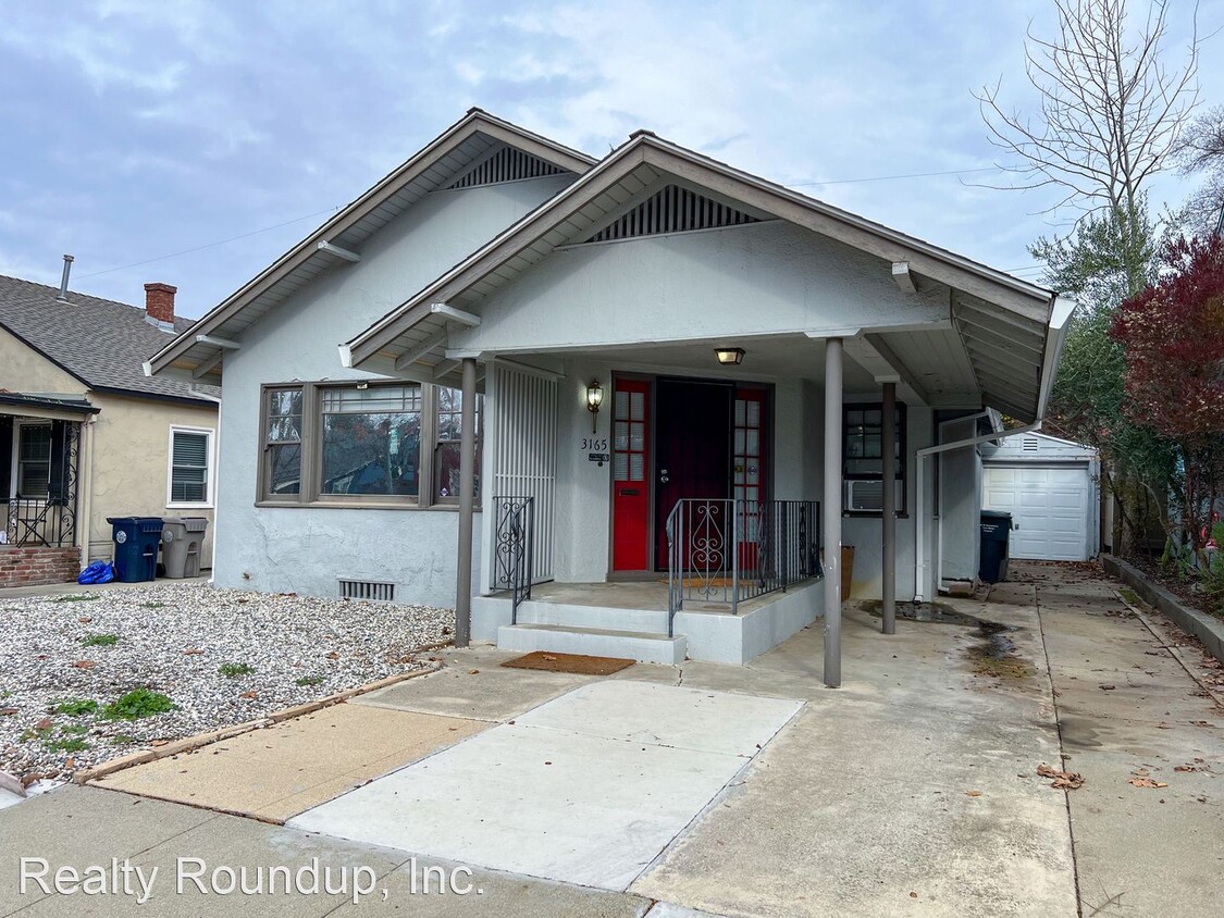 Primary Photo - 2 br, 1 bath House - 3165 O St