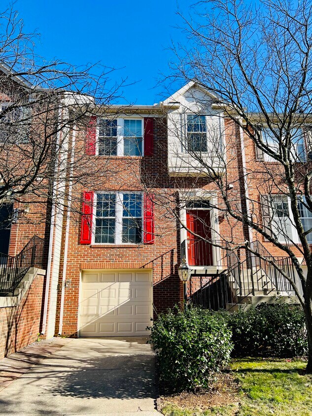 2033 Madrillon Springs Ct, Vienna, VA 22182 Townhome Rentals in