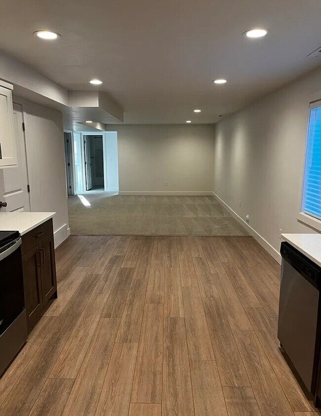 Foto del edificio - 575 Canyon Rim Rd