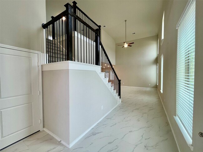 Foto del edificio - 553 Sand Branch Dr