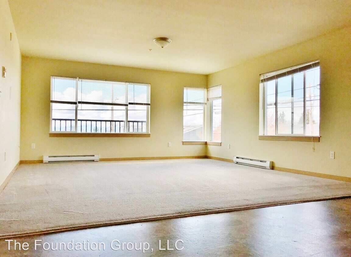 Primary Photo - 301 N 104th St